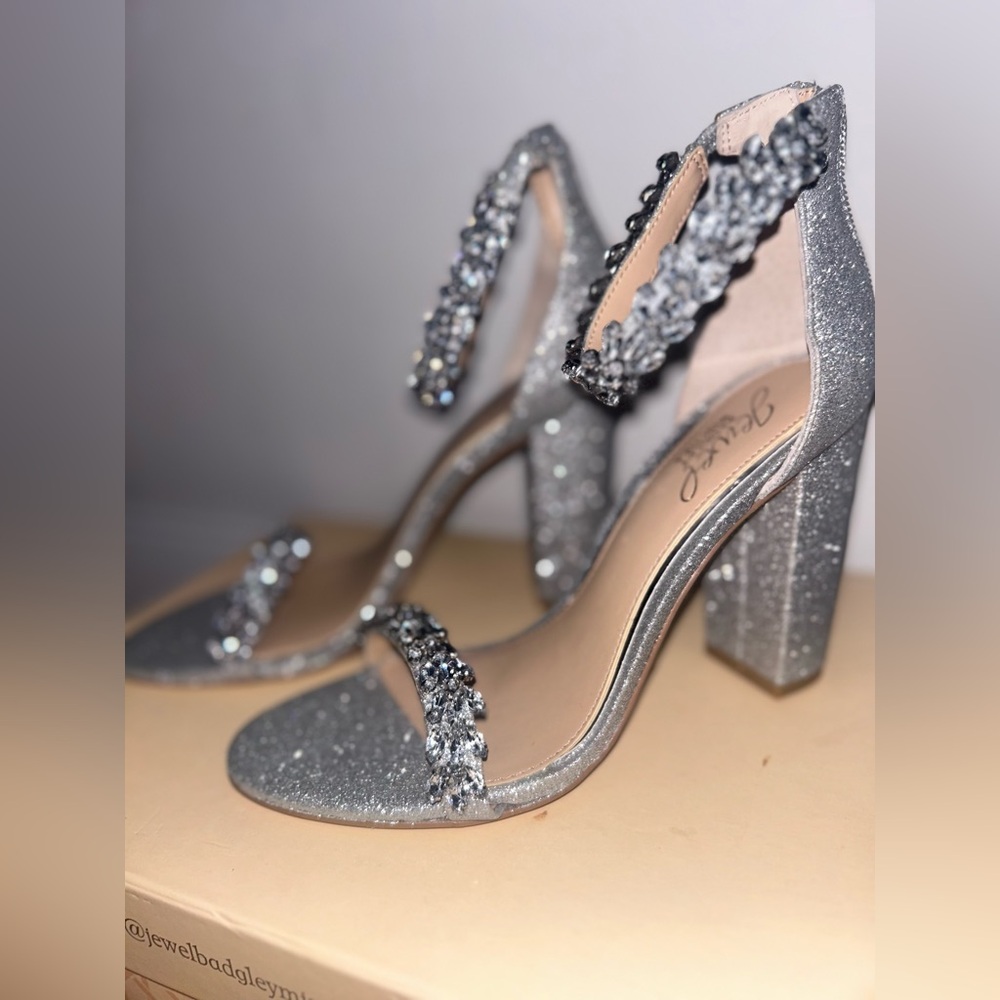 Jewel Badgley Mischka Silver Glitter Heels